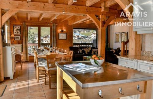 Le Grand-Bornand Ski Chalet | Chalet 5 chambres au pied des pistes, idéal pour ski et vélo tourisme! - FR-1-391-24