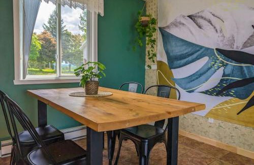 Cap-Saint-Ignace Ski Chalet | Chalet #9 Waterfront with Spa Fireplace Wifi & AC