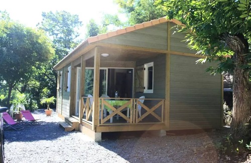 Ribes Ski Chalet | Chalet Abeille Wednesday to Wednesday in season sleeps 4