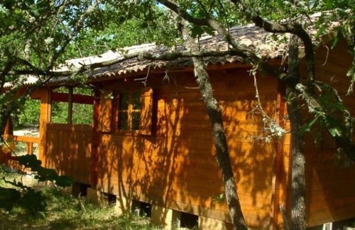 Simiane-la-Rotonde Cabin | Chalet Aiguebelle