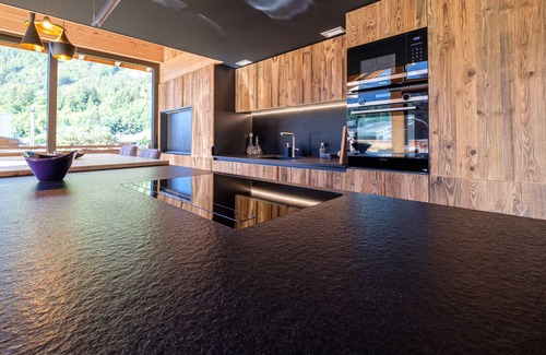 Montroc Ski Chalet | Chalet 'Aikoa' with Mountain View, Private Terrace and Wi-Fi