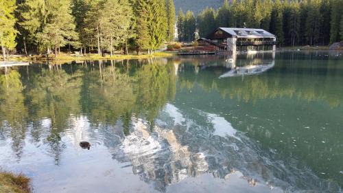 San Vito di Cadore Hotel | Chalet Al Lago