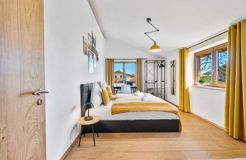 Seeon-Seebruck Apartment | CHALET AM SEE - Seeblick Bergblick modern charmant NEU