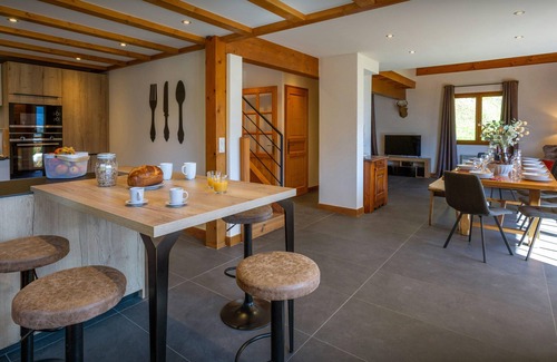 Le Grand-Bornand Ski Chalet | Chalet Aravista - Mountain break for 10 breathtaking views - OVO Network