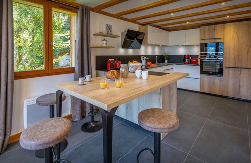 Le Grand-Bornand Ski Chalet | Chalet Aravista - Mountain break for 10 breathtaking views - OVO Network