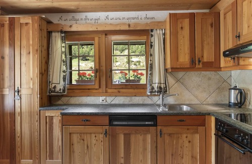 Evolene Ski Chalet | Chalet Arolla 8 pers : view, nature & private parking