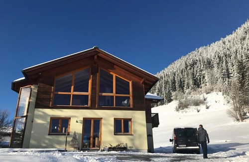 Russbach am Pass Gschuett Ski Chalet | Chalet 'Skiblickhaus' with Mountain View, Private Terrace and Wi-Fi