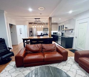 Seguin House | Chalet At The Beach