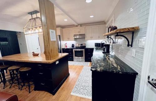 Seguin House | Chalet At The Beach