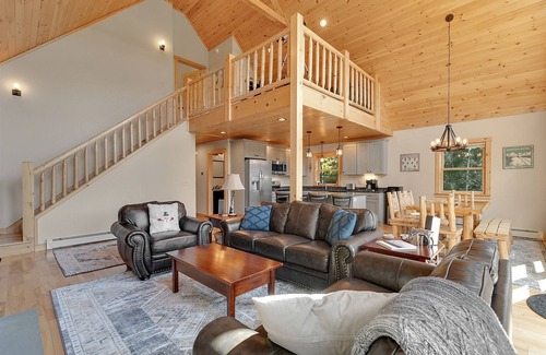 Sunday River Area House | Chalet at The Peaks | 4 Bed, 3 Bath