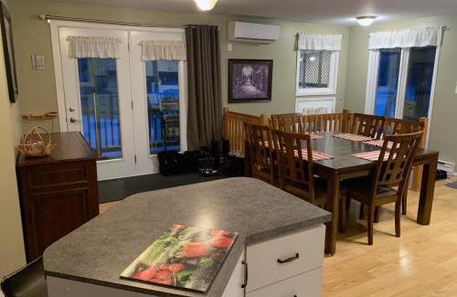 Lac-Bouchette Ski Chalet | Chalet au Lac des Commissioners
