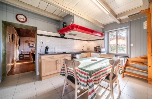 Bogeve Ski Chalet | Chalet 'Authentique En Vallée Verte' with Mountain View, Shared Terrace and Wi-Fi