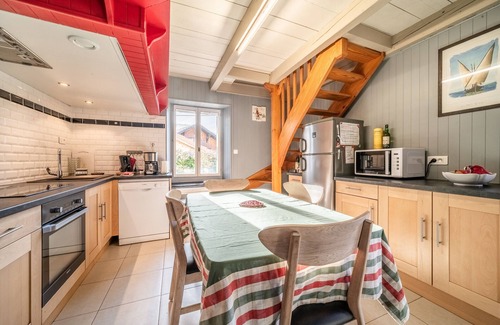 Bogeve Ski Chalet | Chalet 'Authentique En Vallée Verte' with Mountain View, Shared Terrace and Wi-Fi