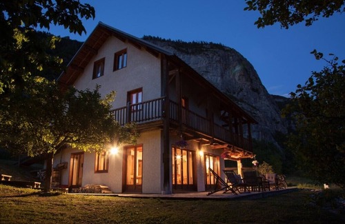 Les Vigneaux Ski Chalet | Chalet Avec Vues a 360 Degree sur les Montagnes Environnantes
