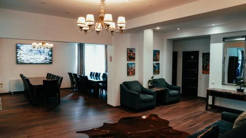 Azuga House | Chalet Belmont