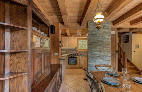 Les Houches Ski Chalet | Chalet Blackbushe - Traditional Chalet - Alpes Travel - Sleeps 4-6