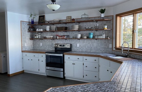 Kodiak House | Chalet by the Sea! Breathtaking Views!