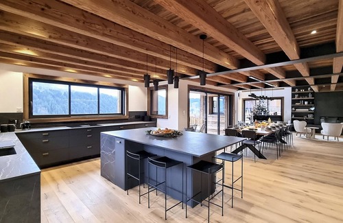 Les Gets Ski Chalet | Chalet Caly - 15pers - vue montagne