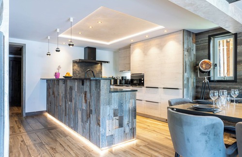 Champagny-en-Vanoise Ski Chalet | Chalet 'Camillou' with Mountain View, Private Terrace and Wi-Fi