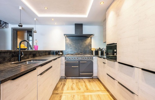 Champagny-en-Vanoise Ski Chalet | Chalet 'Camillou' with Mountain View, Private Terrace and Wi-Fi