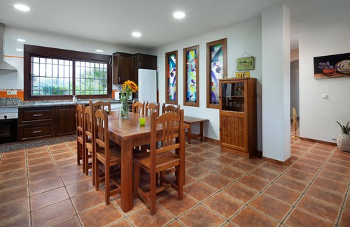 Canillas de Aceituno House | Chalet "Casa la viña de la tireta" with Lake View, Pool, Wi-Fi, Garden & Terrace