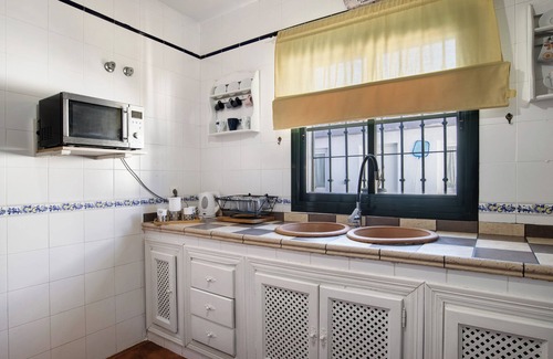 Ronda House | Chalet 'Casa Mia' Exterior Jacuzzi with Private Terrace, Private Garden and Wi-Fi