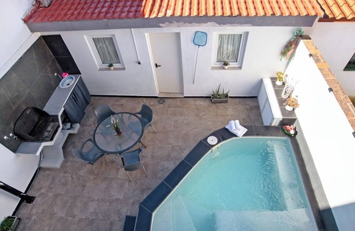 Ronda House | Chalet 'Casa Mia' Exterior Jacuzzi with Private Terrace, Private Garden and Wi-Fi