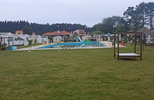 Burinhosa Ski Chalet | Chalet 'Casinhas Do Alentejano I I' with Shared Pool, Wi-Fi and Air Conditioning