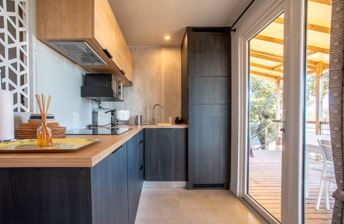 La Rouviere House | Chalet 'Chic' with Mountain View, Shared Pool and Air Conditioning