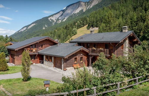 Saleinaz Ski Chalet | Chalet Cinq Moutons - Swiss mountain stay 14p, spa & nature - OVO Network