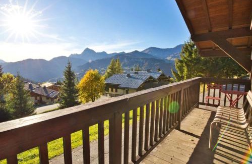 Notre-Dame-de-Bellecombe Ski Chalet | Chalet Cosy 8 Pers, Skis aux Pieds, Balcon, WIFI, Parking - FR-1-505-33