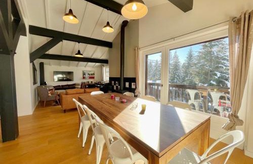 Notre-Dame-de-Bellecombe Ski Chalet | Chalet Cosy 8 Pers, Skis aux Pieds, Balcon, WIFI, Parking - FR-1-505-33