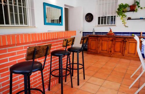 Valencina de la Concepcion House | Chalet con Jardín, Piscina Privada y parking