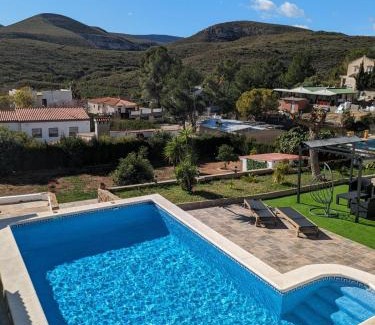 Turis House | Chalet con piscina, barbacoa y jacuzzi en Valencia