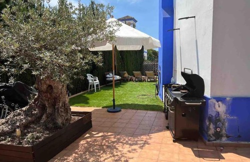 Ayamonte House | Chalet con piscina privada, parking y zona BBQ