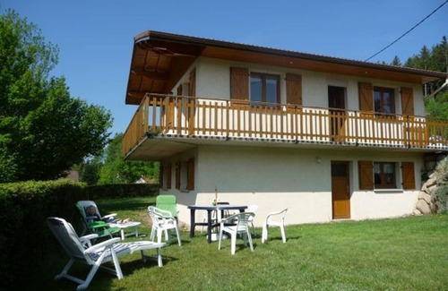 Rochesson Cottage | Chalet confortable près de Gérardmer avec cheminée, WiFi et garage, idéal pour familles et groupes
