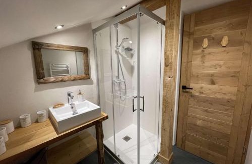 Beaufort Ski Chalet | Chalet contemporain 8 pers, 4 chambres, vue sur montagnes, parking, près village - FR-1-342-243