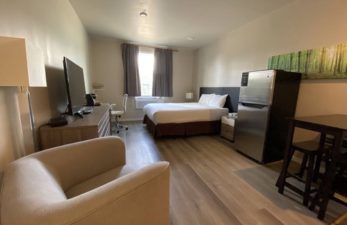 Valemount Hotel | Chalet Continental