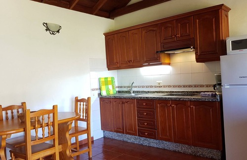 Alojera Cottage | Chalet Country House with Large Garden with Fruit Trees