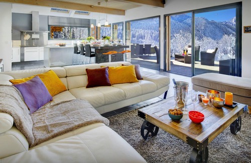 Thones Ski Chalet | Chalet de Rollon - mountain home for 9, hot tub & office - OVO Network