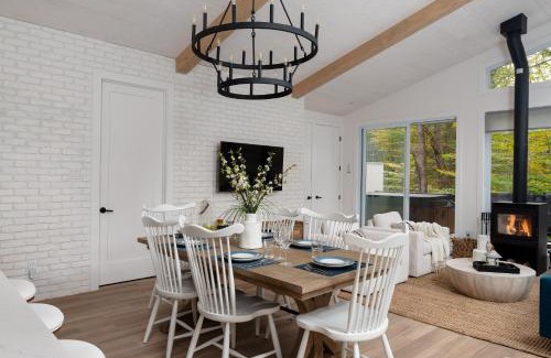 Lac Superieur Village Ski Chalet | Chalet Eau, style Lake house à Tremblant