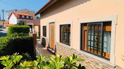 Aguino Apartment | Chalet en Castiñeiras a 100m de la playa