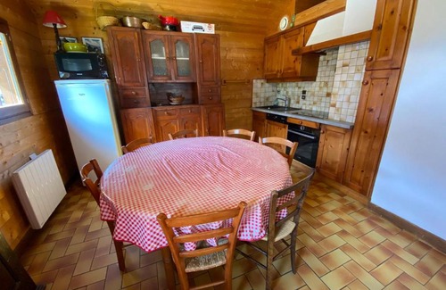 Areches Ski Chalet | Chalet en plein cœur de village, 9 personnes, 2 chambres, 1 mezzanine - CH18
