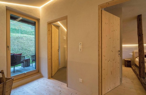 San Martino in Passiria House | Chalet “Ferienhaus im Stadl” with Mountain View, Wi-Fi, Sauna, Terrace & Garden