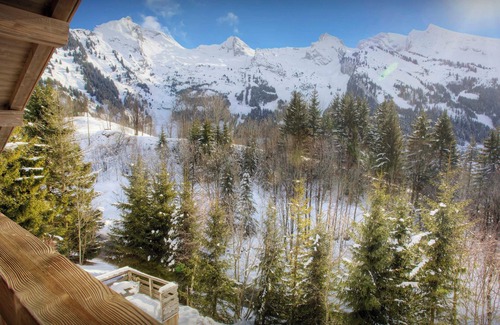 La Clusaz Ski Chalet | Chalet Fernuy - ski holiday for 10, hot tub & games room - OVO Network