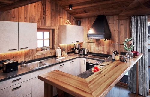 Hundsdorfl Apartment | Chalet for 10-13 people (5 bedrooms, 5 bathrooms) - Almdorf Flachau and Promi Alm