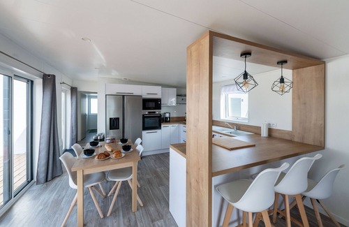Bretignolles-sur-Mer Ski Chalet | Chalet for 6 in a residence with swimming pool