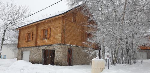 L'Hospitalet-pres-l'Andorre Ski Chalet | Chalet bois au milieu des Pyrénées