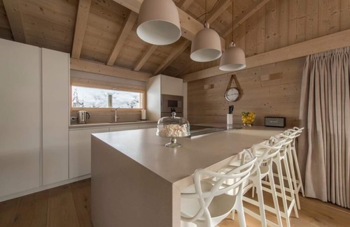 Saint-Gervais-les-Bains Ski Chalet | Chalet Crespin - Luxury Chalet in Saint Gervais centre, 500m walk to telecabine