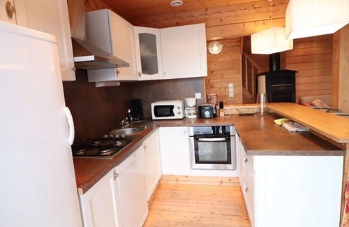 Saint-Jacques-des-Blats Ski Chalet | Chalet mountain view